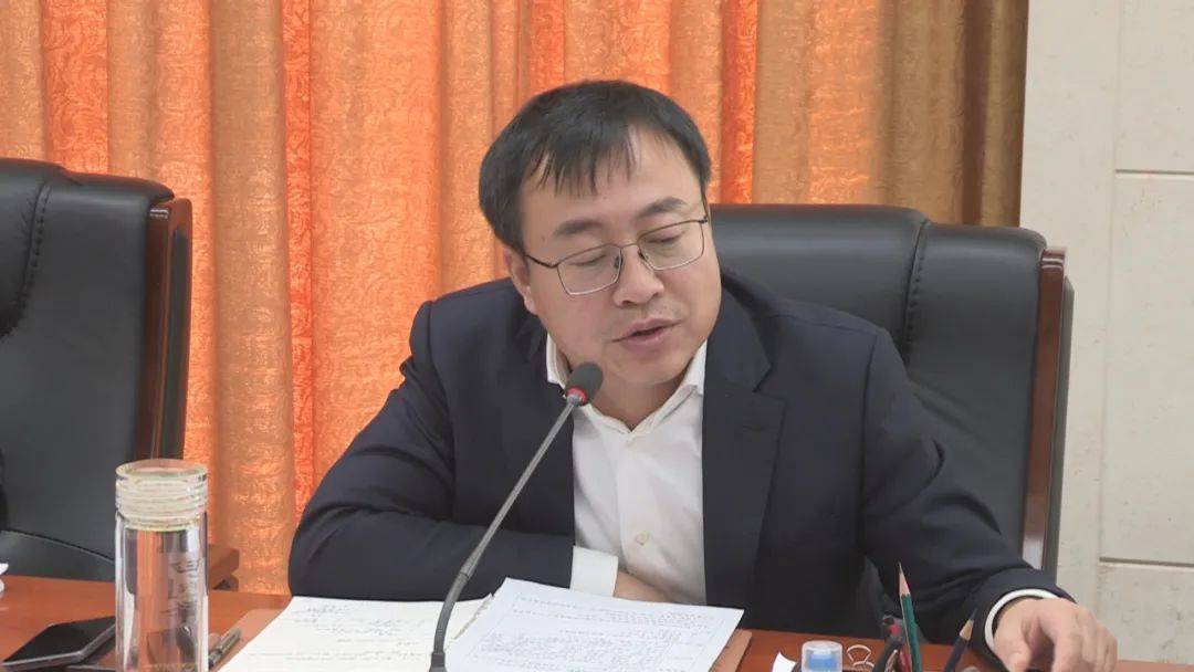 市委常委,副市长单伟,副市长丁淼鑫,徐忠满,吕登夫就分管领域提出了