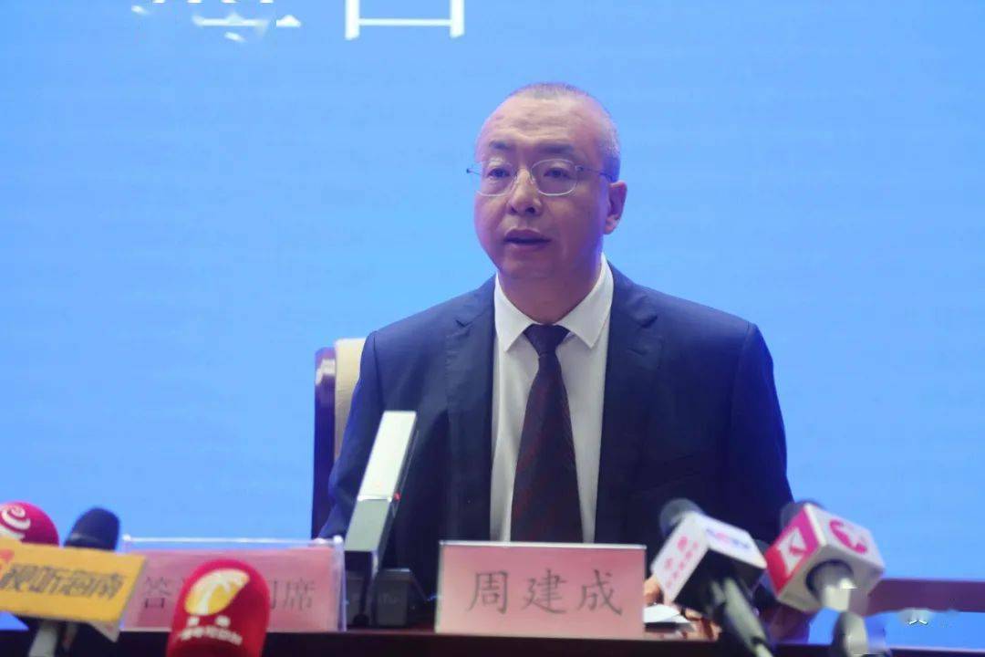 周建成:从近年来,全省各级纪检监察机关查办的腐败案件来看,公共工程