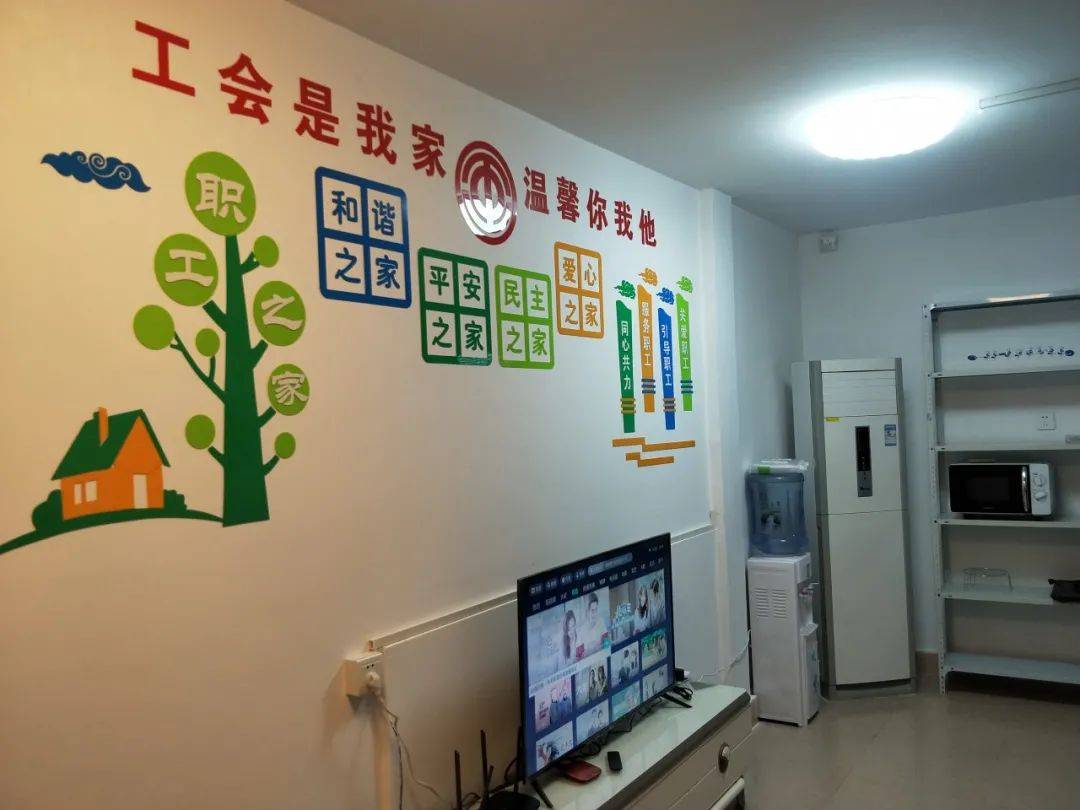 医生休息室为广大一线医护人员提供了精准贴心的服务,温馨舒适的环境