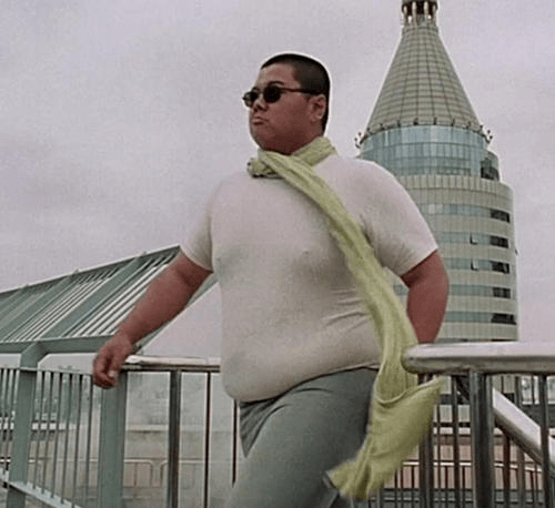 里只会三板斧的程咬金;《功夫》中老是坑周星驰的搭档肥仔聪