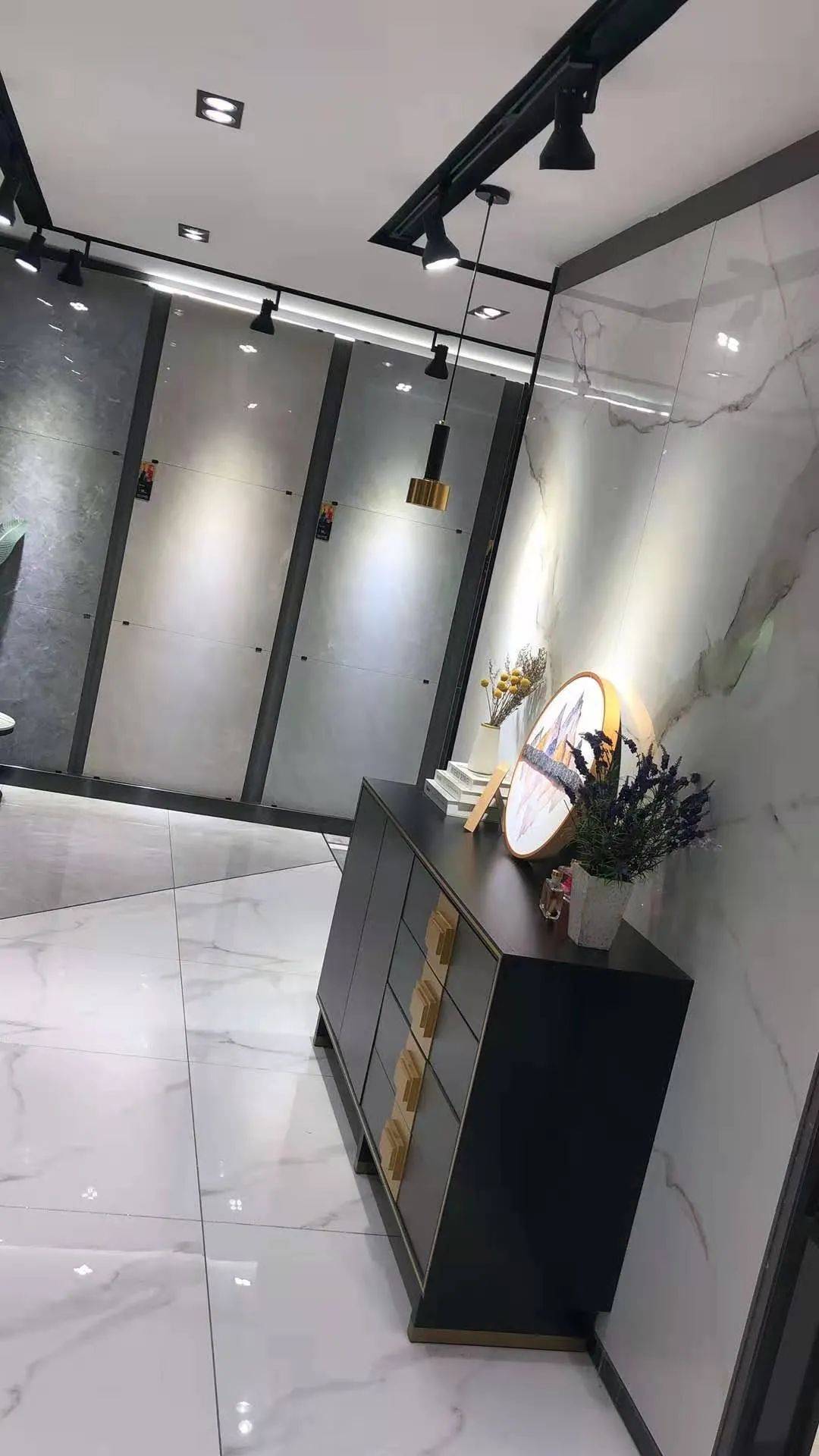 小蜜蜂大连店|时尚情调的柔性演绎_瓷砖