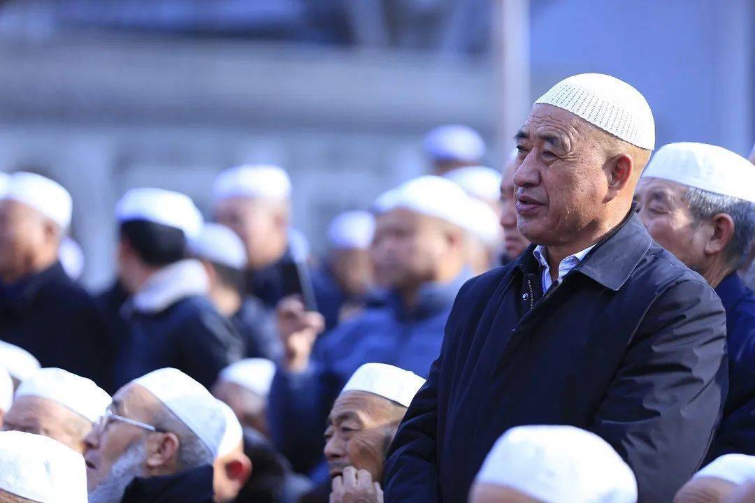 离任阿訇 韩海林 发言新任教长马千文 作表态发言新任教长 韩卓辉