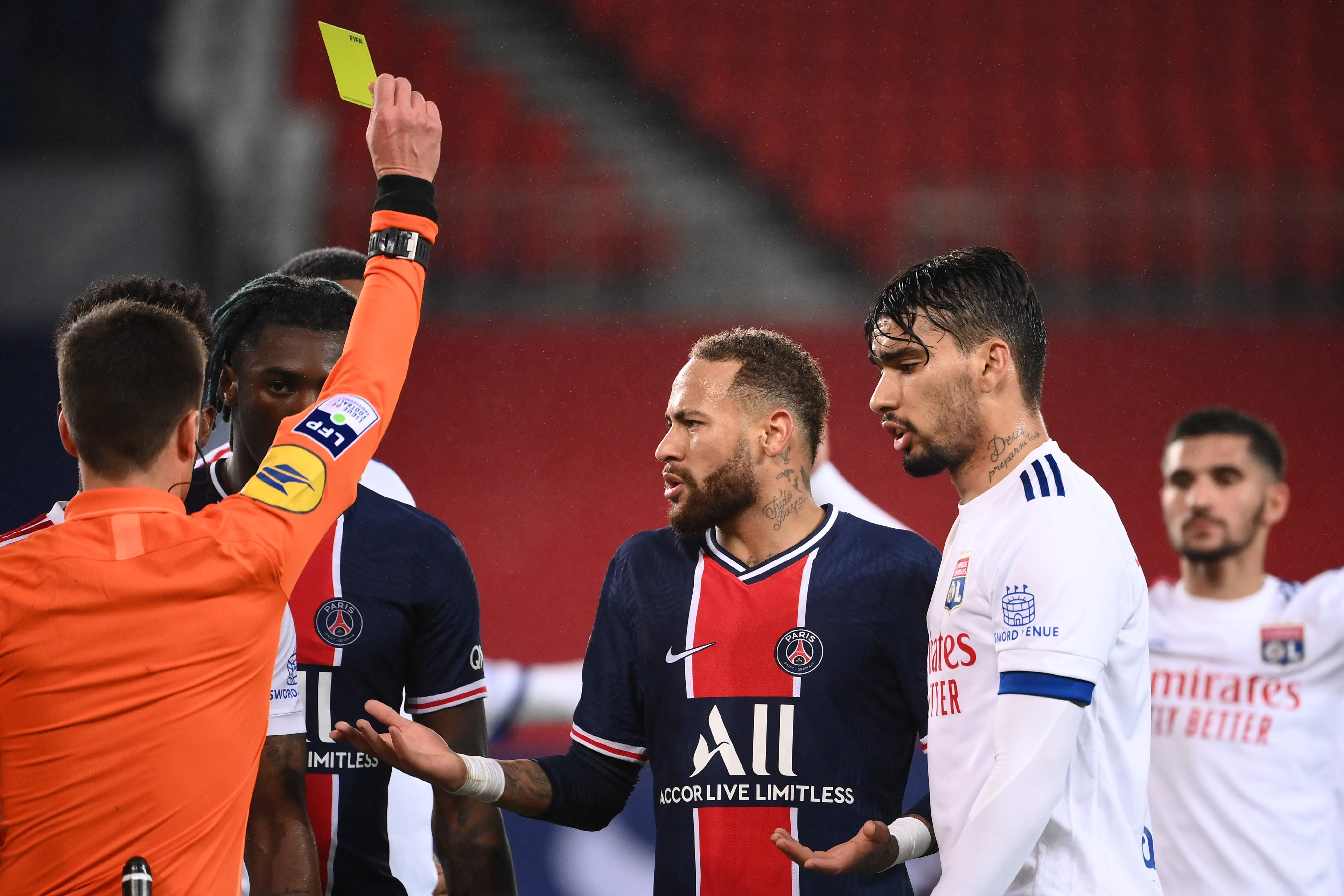 足球法甲巴黎圣日耳曼不敌里昂