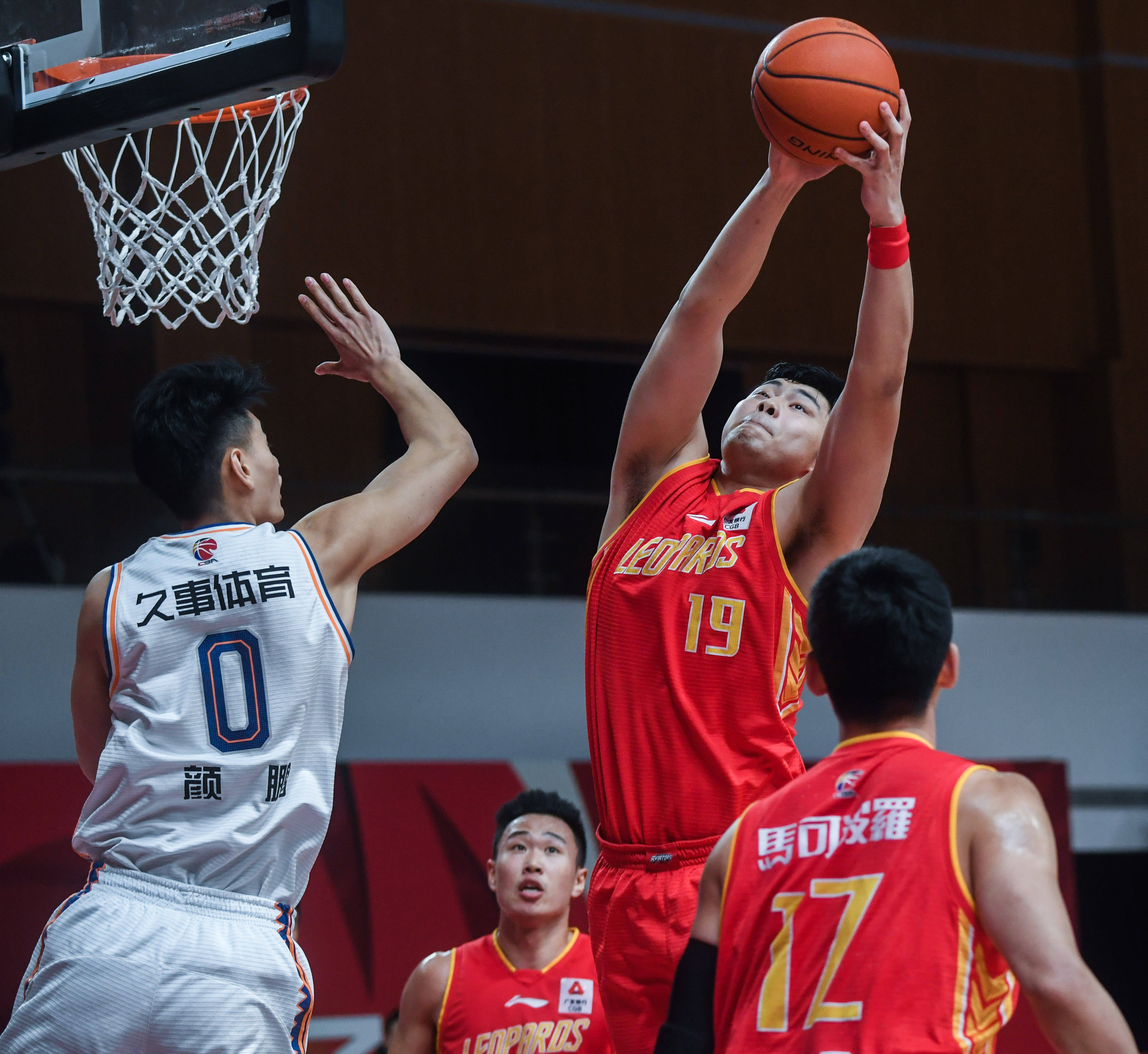 上海篮球队有哪些名字