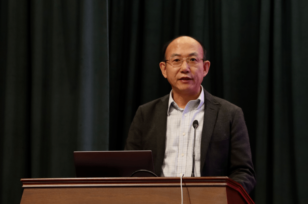 孙维杰代表中国高等教育学会致辞,他指出,要提升政治站位,充分认识新