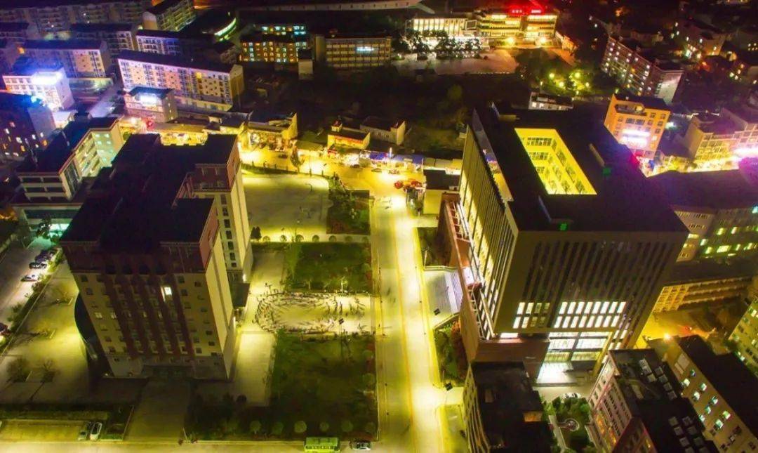 离丁真家最近的大学发出应援邀请他来康定进修