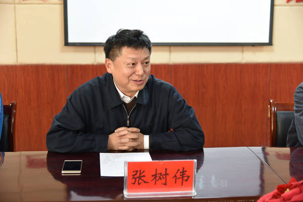 张家口煤矿机械制造高级技工学校举行师带徒结对子仪式