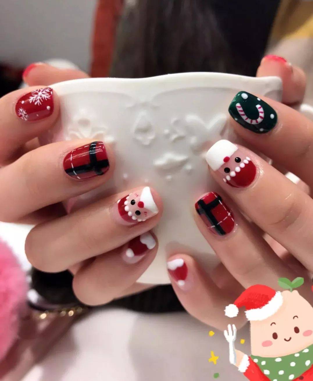 超有气氛的圣诞美甲出炉