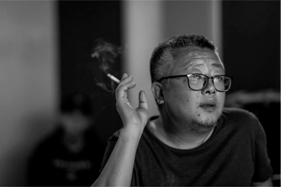 五颜六色的头发下面,李一凡重新检讨了城乡关系里,关于社会底层工人的