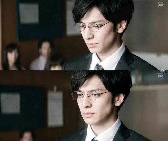 生田斗真戴眼镜的老师模样真帅啊!