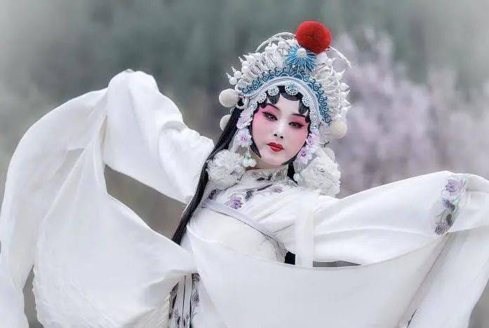 《山里红》《像山情》《村上春秋》等《武松杀嫂》《麦积圣歌》《大秦