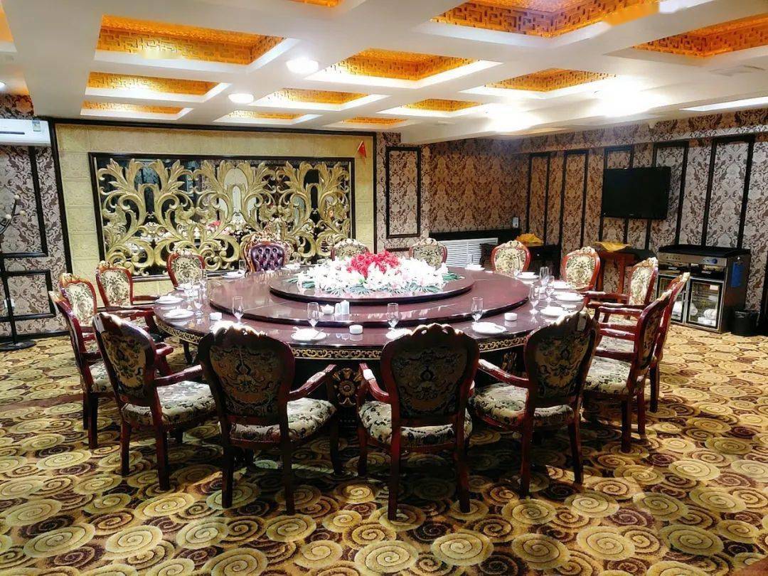 市卫生健康委综合监督执法局莅临凤城大酒店检查指导客房工作