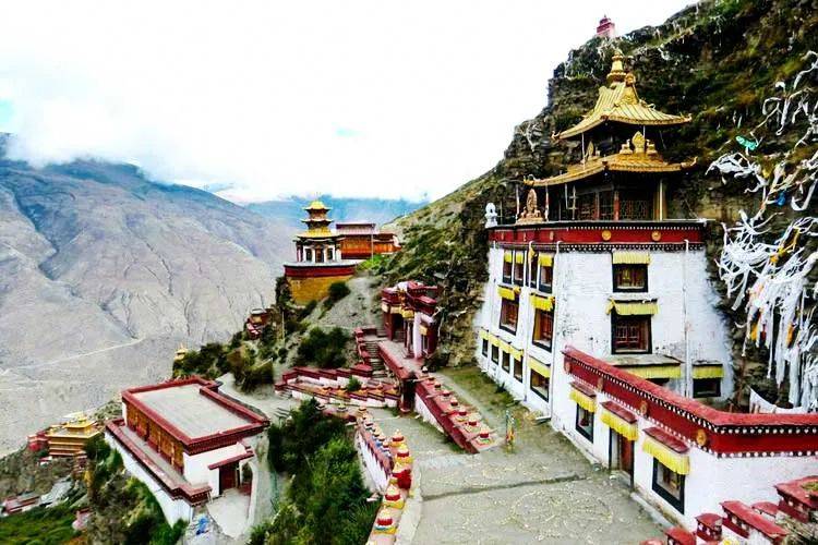 图源丨美篇 飘坐标:山南地区洛扎县色乡行政区域内12卡久寺邂逅"藏地