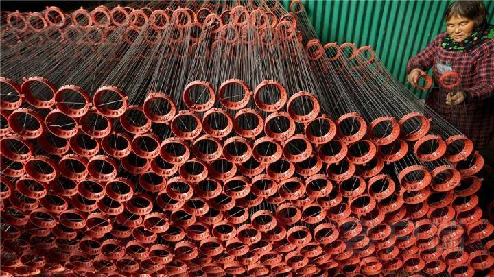 红灯笼"照亮"致富路