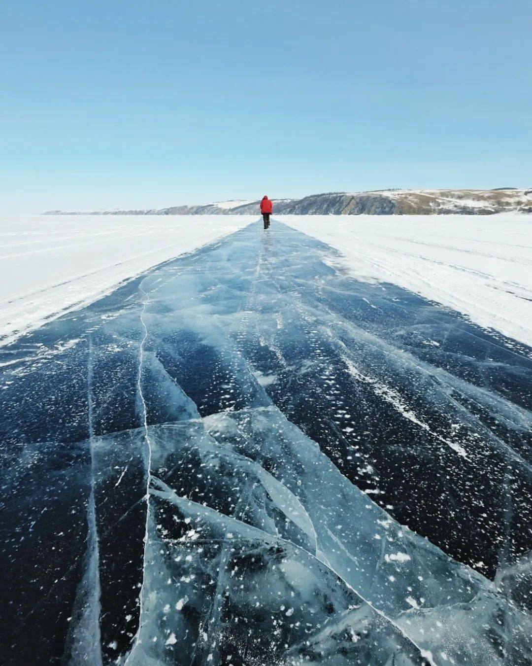 我们准备了一面50000平米的冰,等着你在冰上露营!