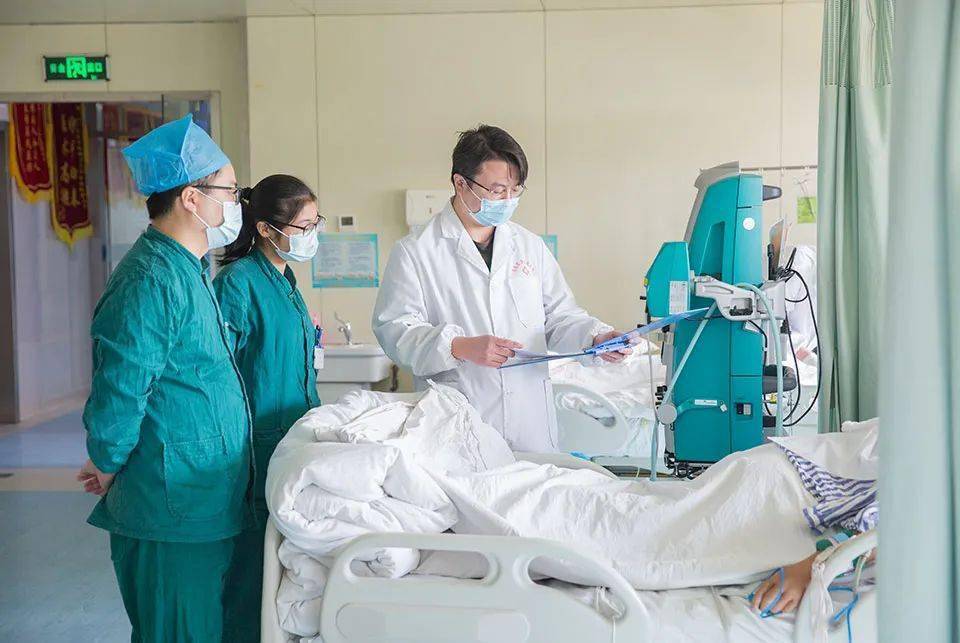 武大中南医院呼吸与危重症医学科：这里有群“光速干饭人”