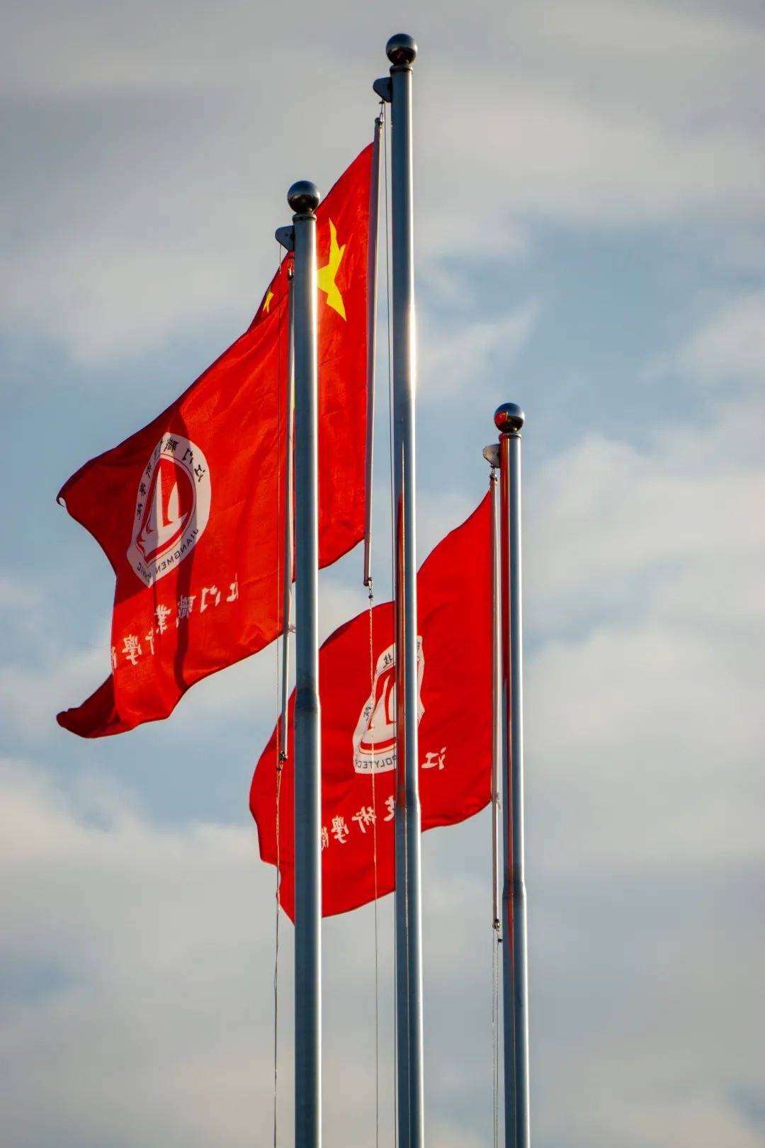 校运会冬日限定大片蜘蛛侠与江职学子热血燃冬