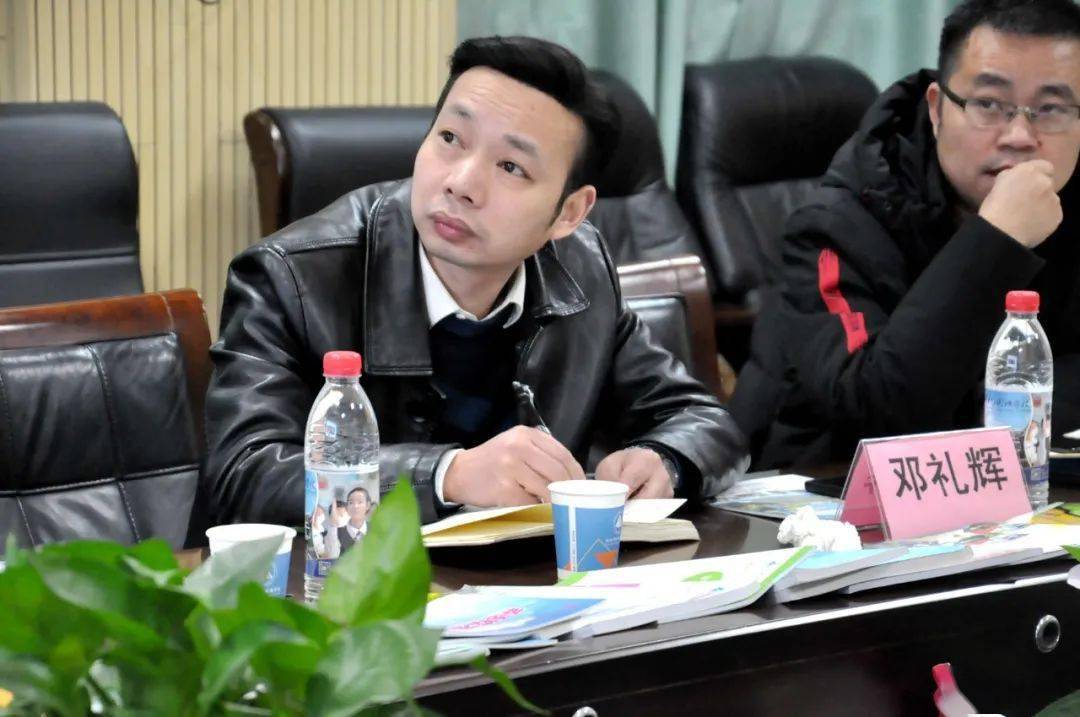 芦淞区教育局局长邓礼辉一行莅临株外视察指导工作