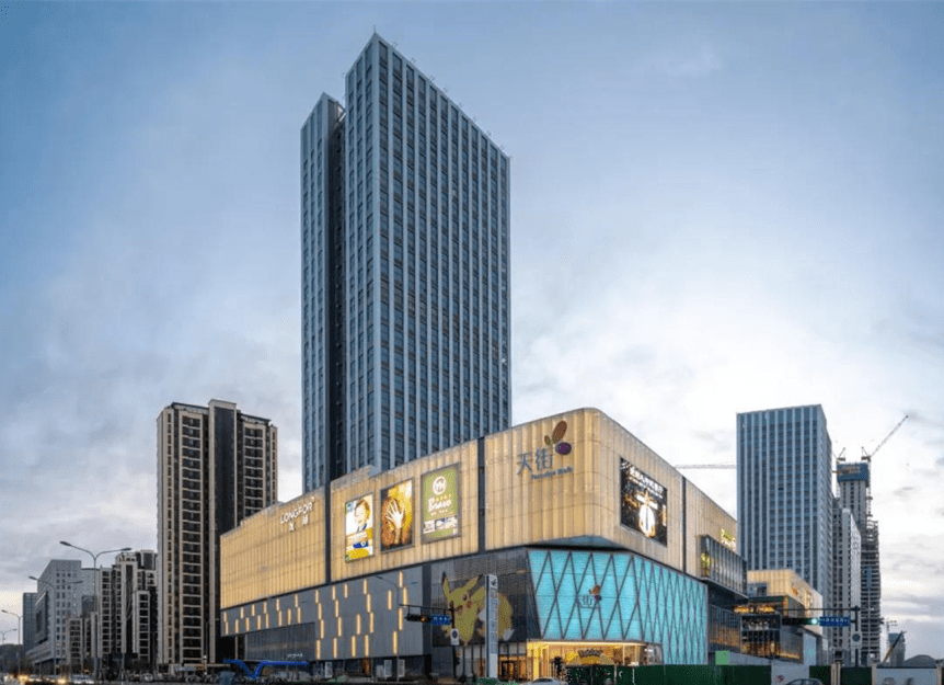 商业周刊购物中心开业潮来袭茑屋书店上海店开业中国奢侈品市场上涨48