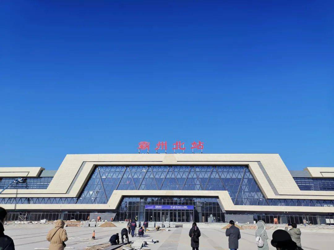 孙青欣/摄在霸州北站,记者看到候车厅共有两层,二楼将来会有餐饮,商店