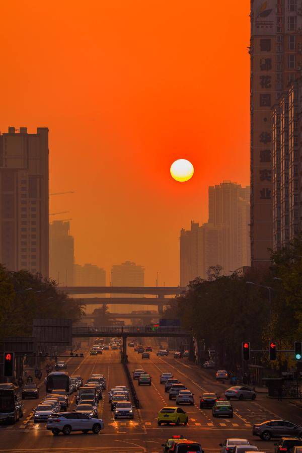 成都出现悬日景观