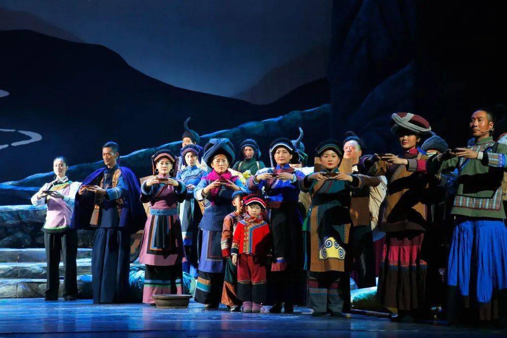 文化全国脱贫攻坚题材舞台艺术优秀展演话剧出山在贵阳上演