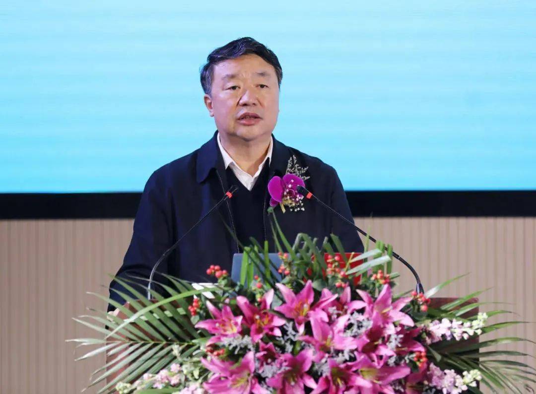 沈抚示范区党工委副书记,管委会主任 董峰开幕式后的"主题演讲"环节