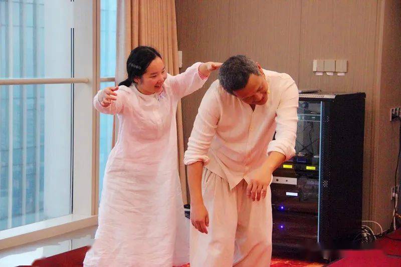 每天的分享和提问环节,维德老师总是妙语连珠,一阵见血地给同学们回馈