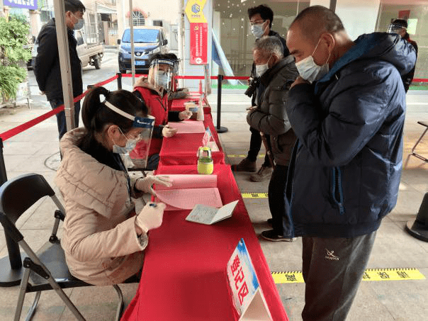 从严把好选民登记关从细抓紧疫情防控口