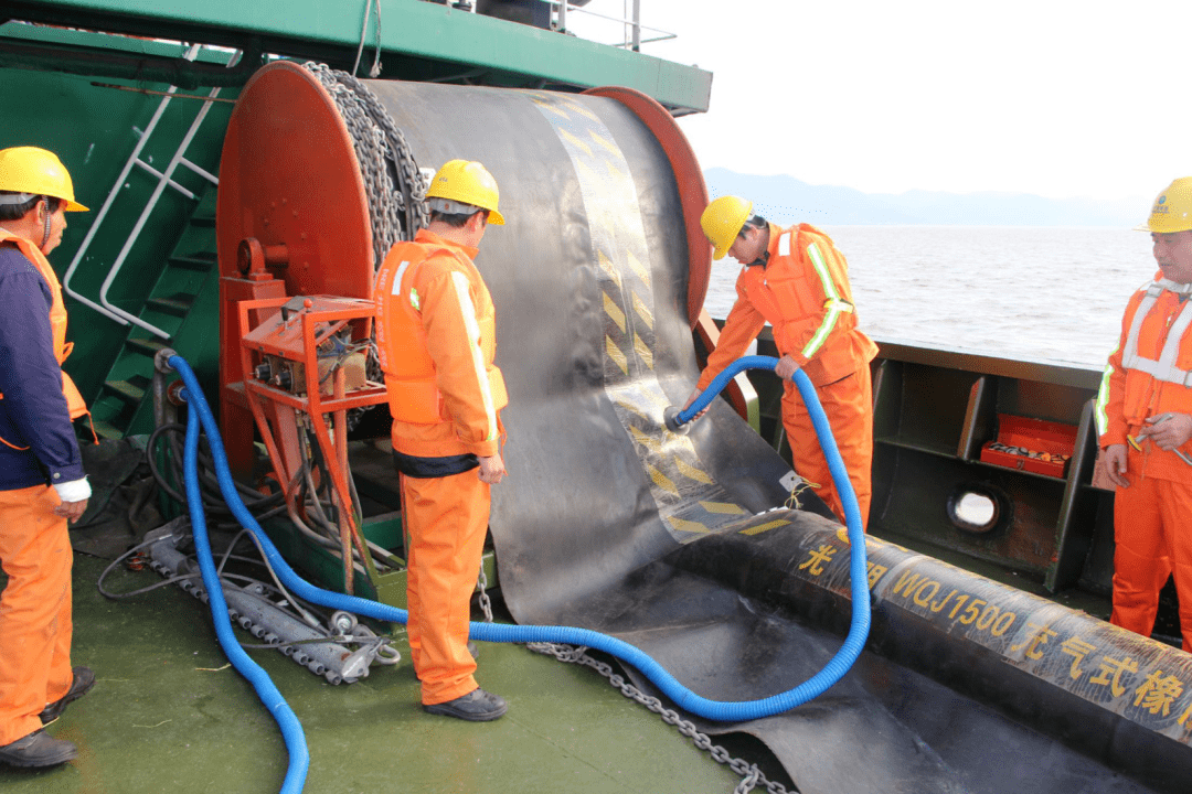 充气式橡胶围油栏溢油回收设备消油设备和物资溢油应急清洗设有"精兵"