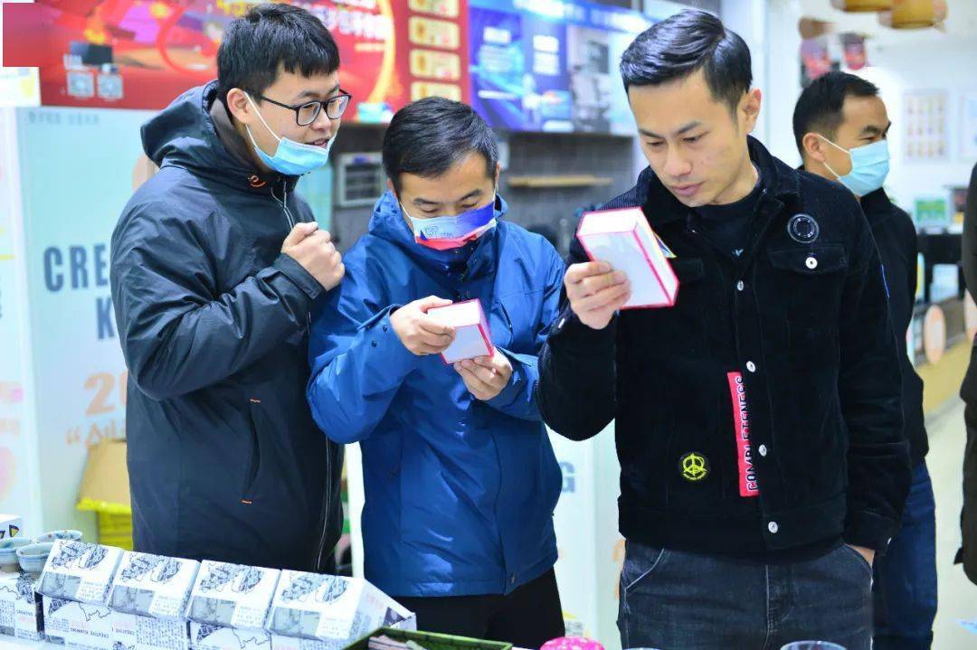 活动开展期间,通过云南移动和生活app参与ar扫5g豹豹互动,生成照片并