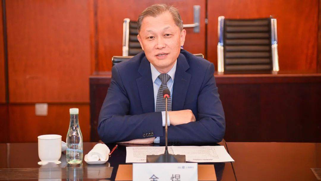 金煜同志表示,上海机场集团为上海航运中心建设做出了卓越的贡献,尤其