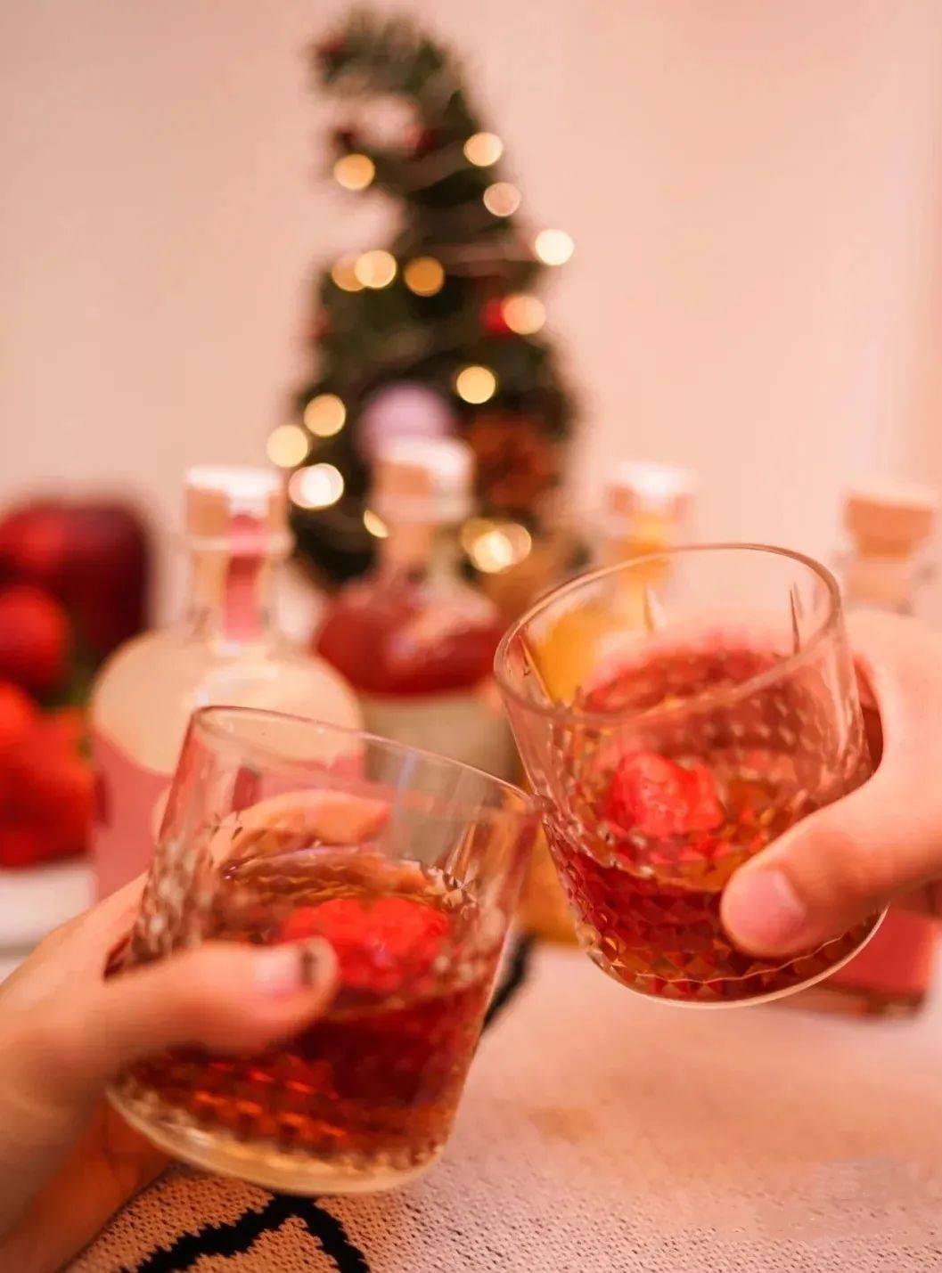 平安夜一起来喝点小酒吗?高颜值低度数节日必备!