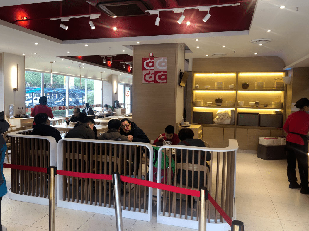 肯德基"亲兄弟"改卖包子,百胜中国再战中式快餐能逆袭吗?_东方