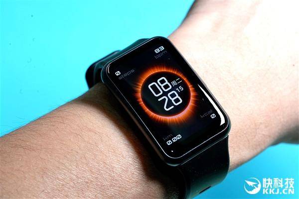 华为watchfit开箱图赏首款方形手表400精美表盘