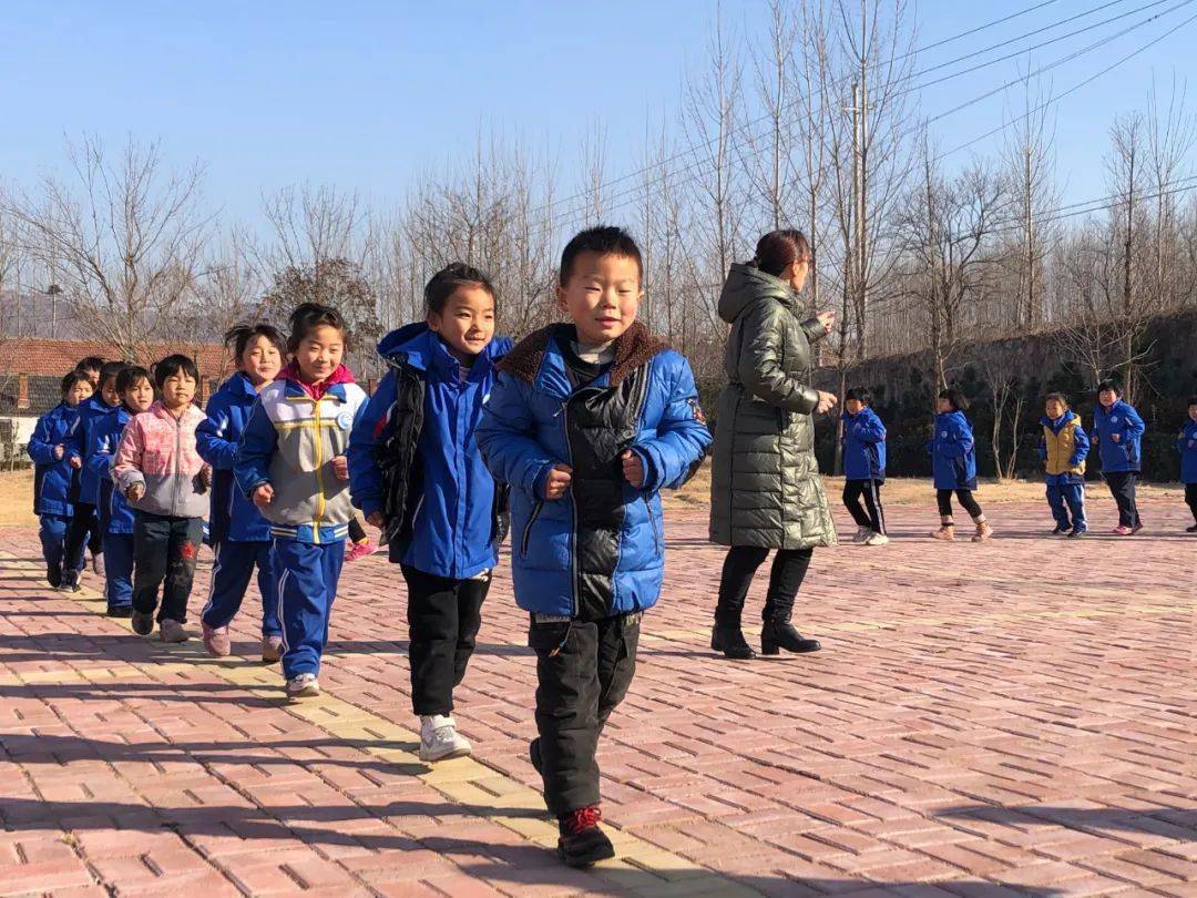 兖矿二小龙山路小学图片