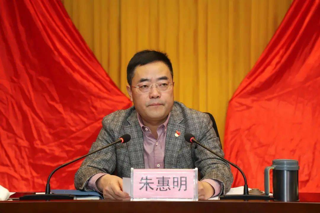 基层党组织书记专项述职朱惠明对海虞特色项目和工作成果作了全年总结