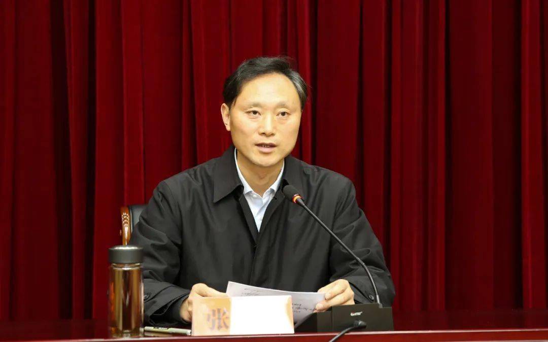 区领导张冲林,沈启涛,费凌云,杨强,谢文章,徐加奎,各镇(街道),区安全