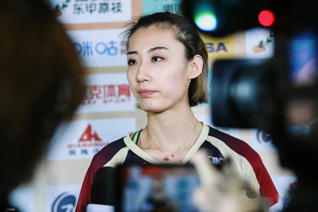 最佳副攻 胡铭媛最佳主攻 张常宁最佳主攻 李盈莹最有价值运动员 mvp