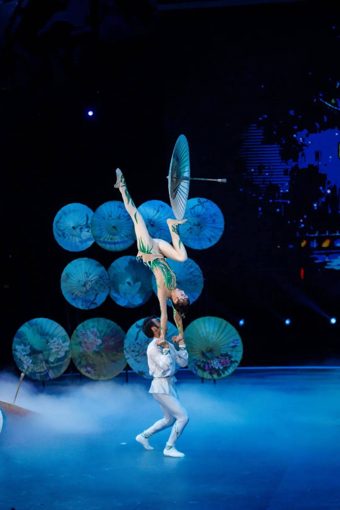 "创新是我们的追求,要让更多人看到杂技的传承与创新".