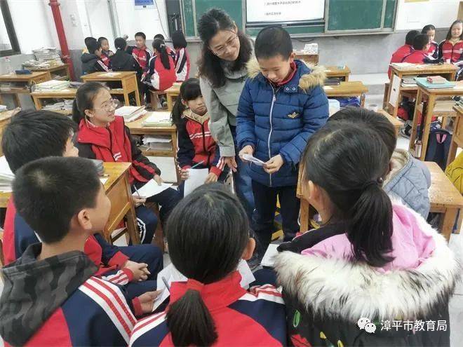 (实幼 陈碧青)12月24日,城南幼儿园举行"小花片巧建构,大创意强技能"