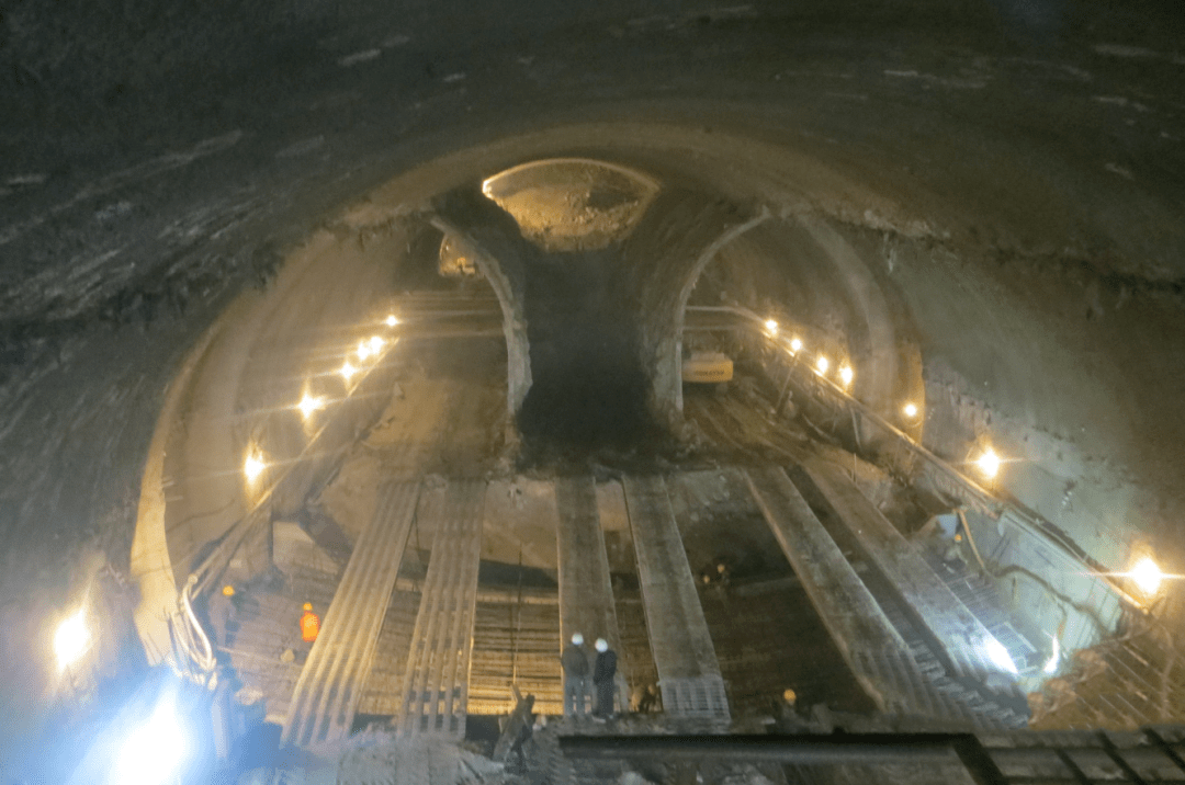 隧道栈桥多大的工字钢图片