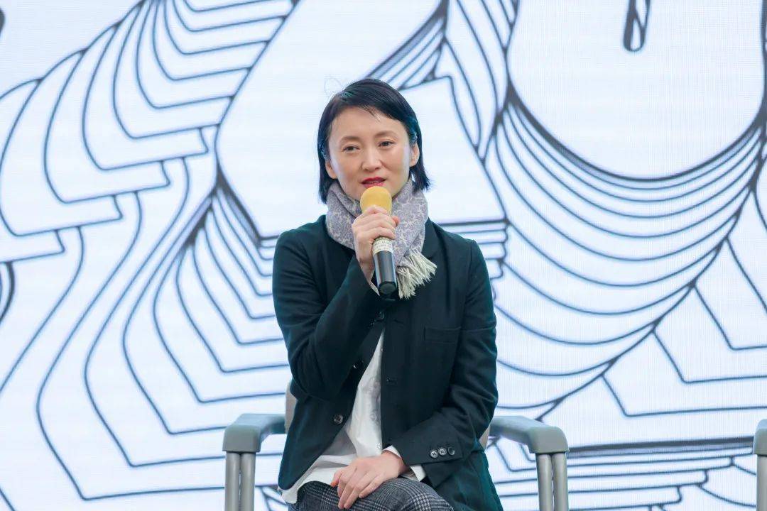 北京当代芭蕾舞团团长,舞蹈艺术家王媛媛分享会上,团长王媛媛首先对