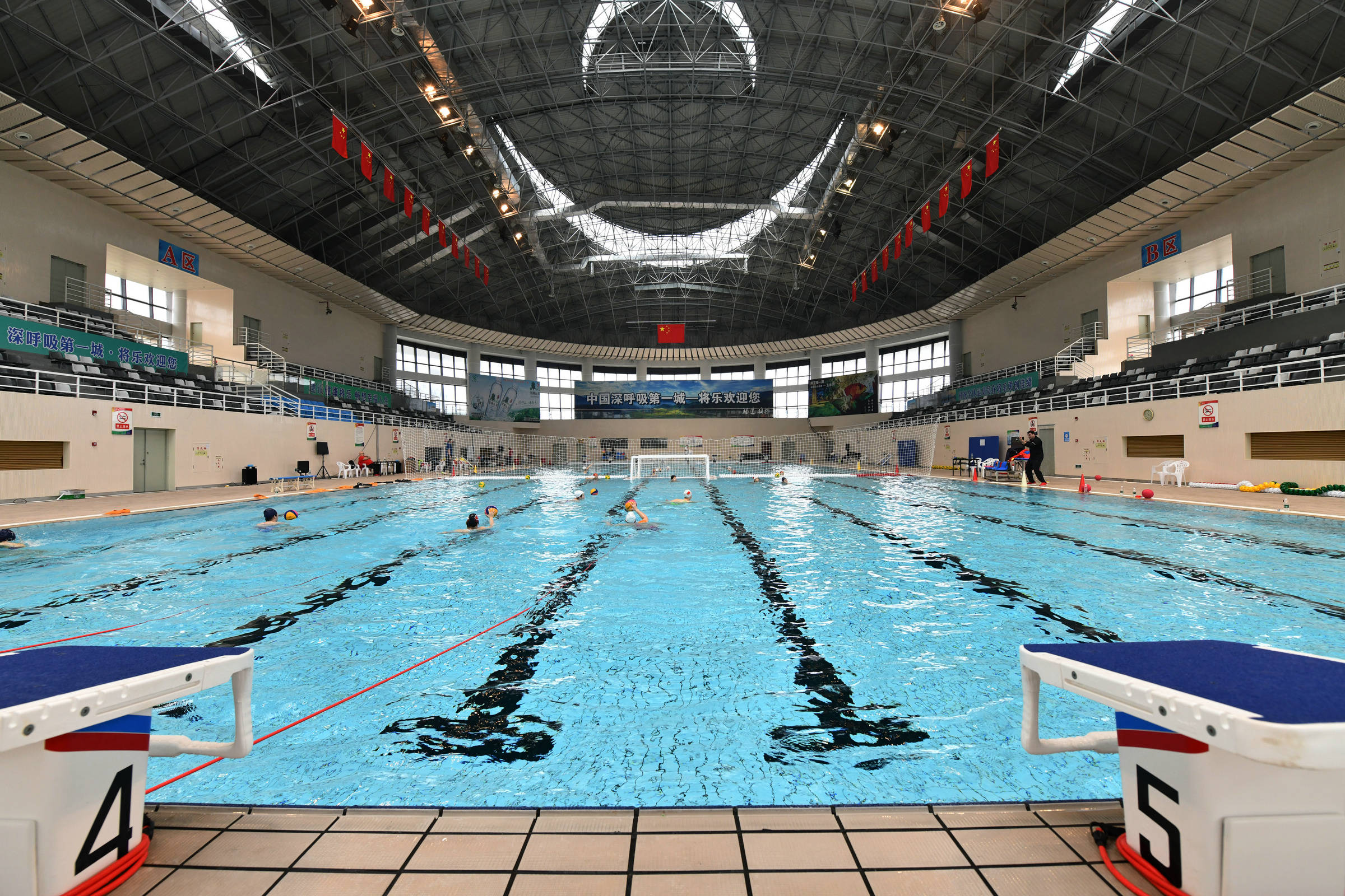 中国女子水球队近日转训福建省三明市将乐县,全力以赴备战东京奥运会.