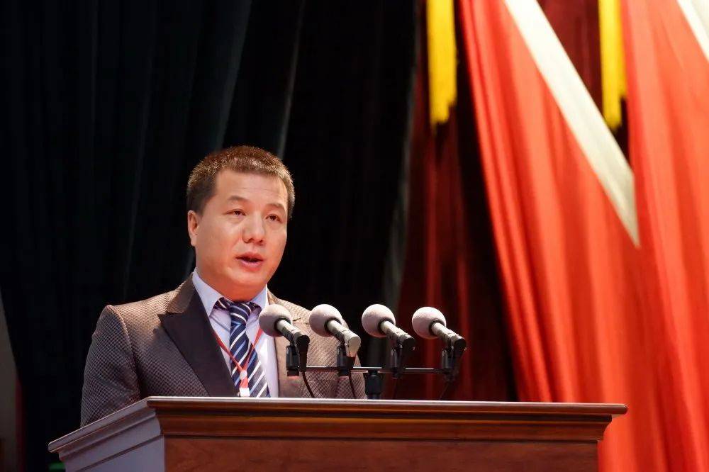 聚焦两会言值担当一起听听大会上的这些好声音