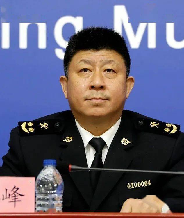 北京海关副关长高瑞峰介绍北京海关疫情防控相关情况:当前,境外疫情仍