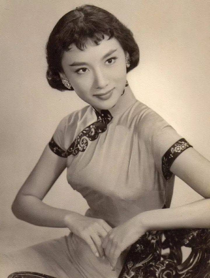 她是金庸的梦中情人,与金庸同日去世,被称为中国男人的……_夏梦