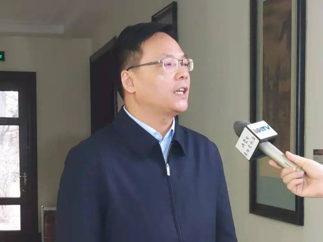 乌海市市委副书记,市长 唐毅欢迎戳音频收听"奋力推进乌海高质量发展"