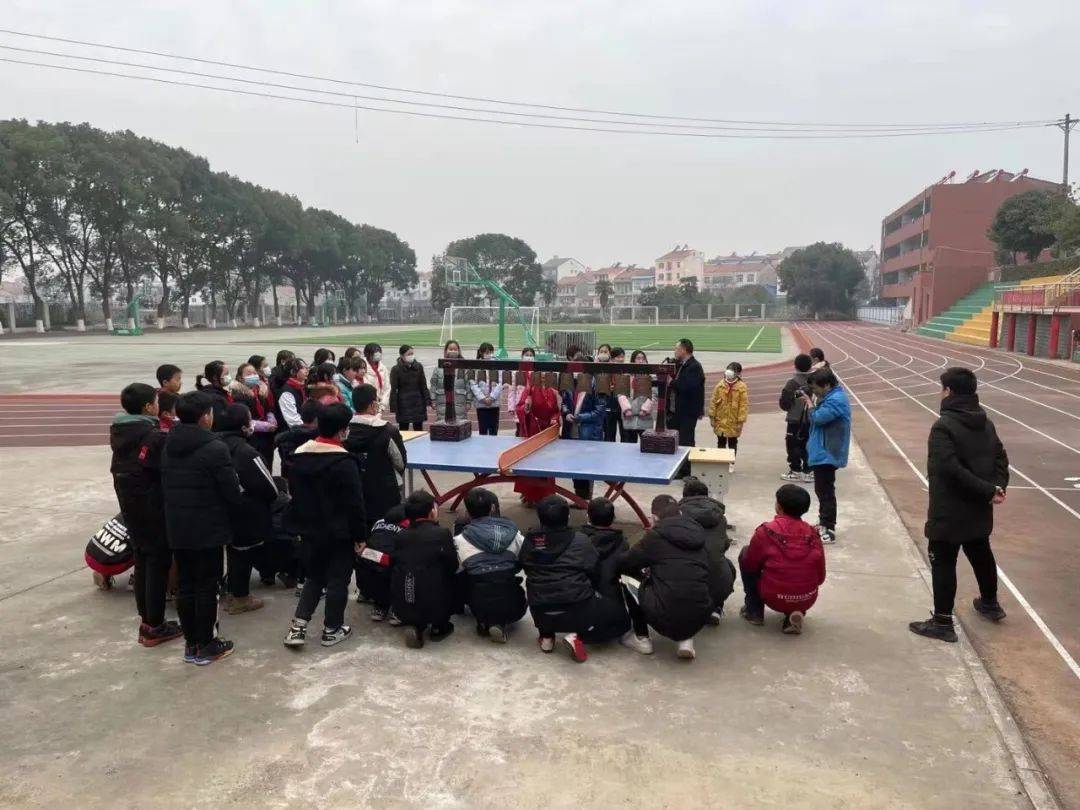 江汉文化非遗进校园传统青铜打击乐器走进江夏区求实中学