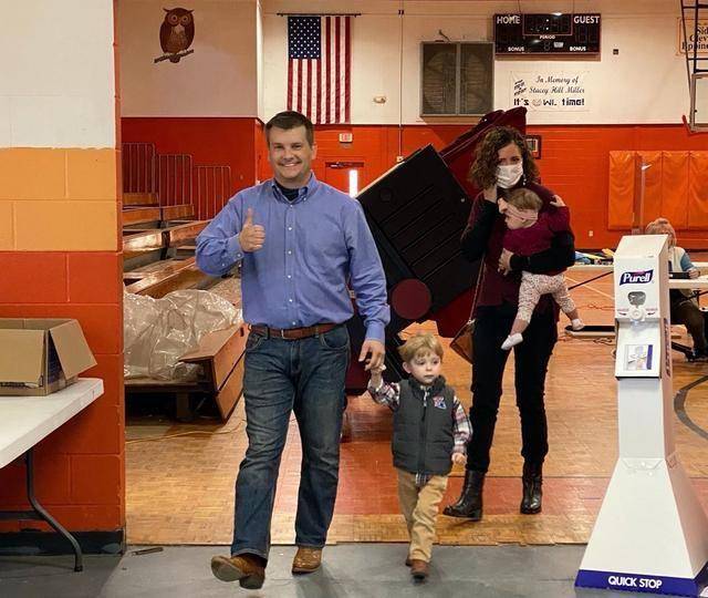 即将上任的41岁美国众议员死于新冠生前坚决反对戴口罩